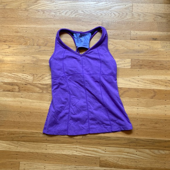 Athleta Tank Top w/ built in bra SIZE MEDIUM - Picture 1 of 3